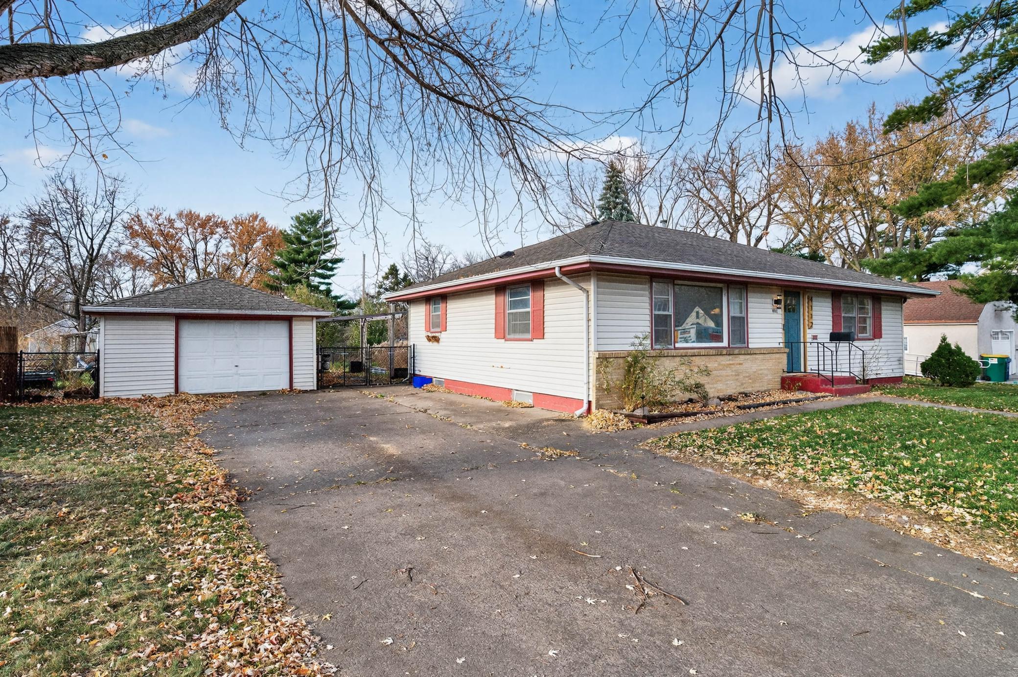 4112 Tyler Street NE