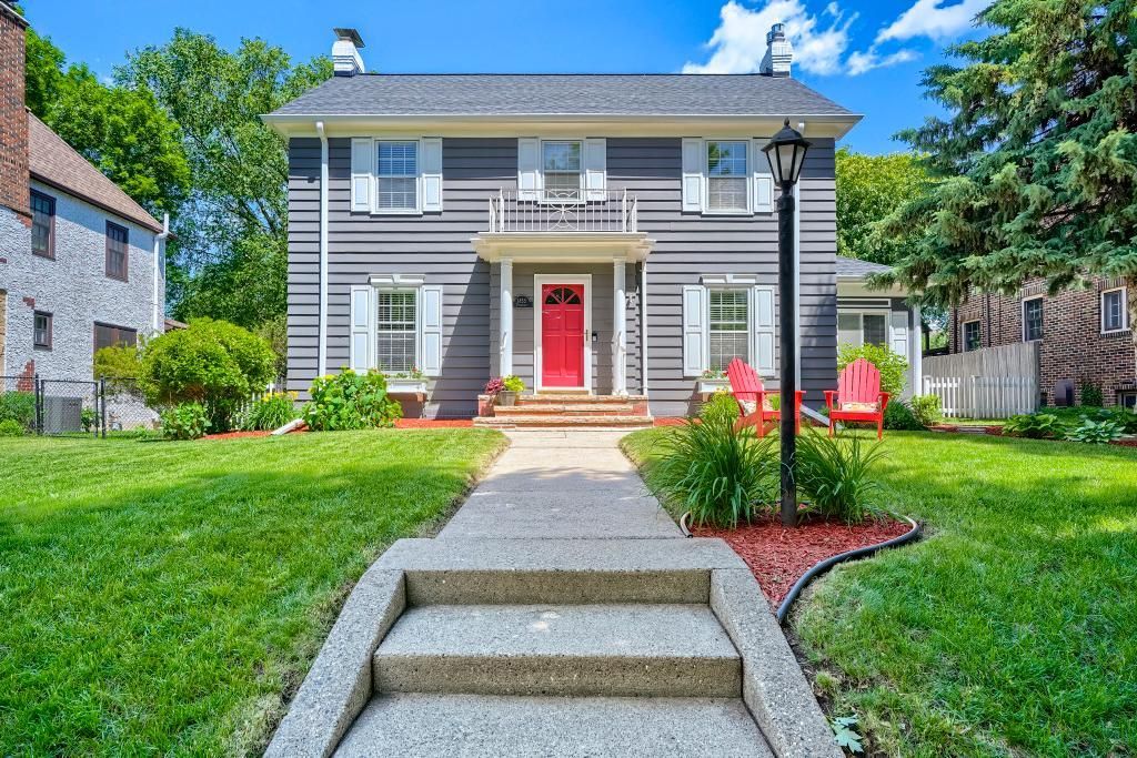 Photo of 1855 Pinehurst Avenue, Saint Paul, MN 55116 (MLS # 7093511)