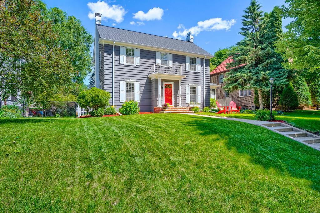 Photo of 1855 Pinehurst Avenue, Saint Paul, MN 55116 (MLS # 7093511)
