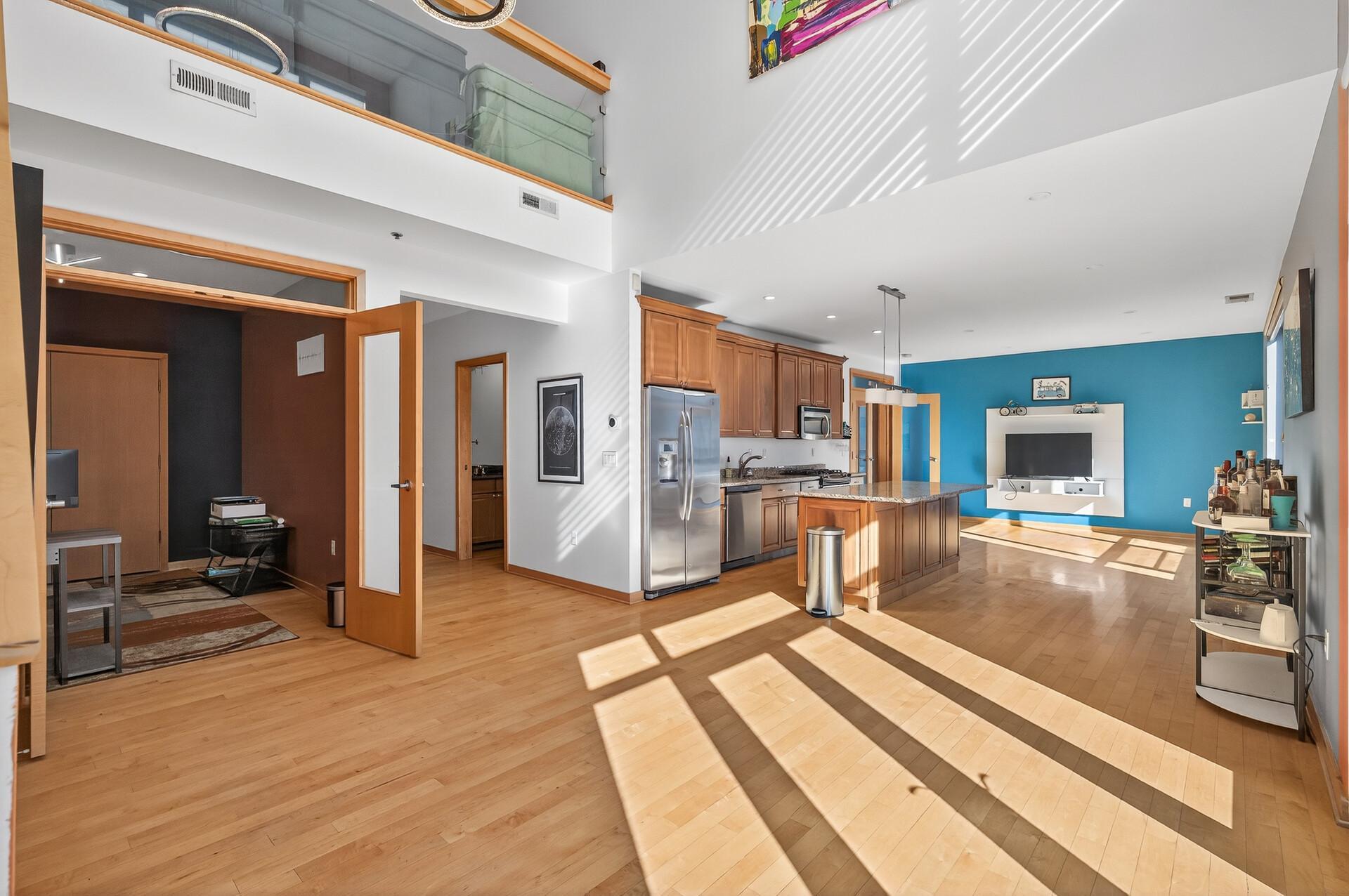 3104 W Lake Street 405