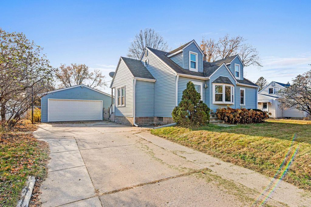 Photo of 2466 Clearview Avenue, Mounds View, MN 55112 (MLS # 6813987)