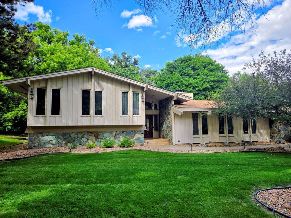 Photo of 7105 Gleason Road, Edina, MN 55439 (MLS # 7095575)
