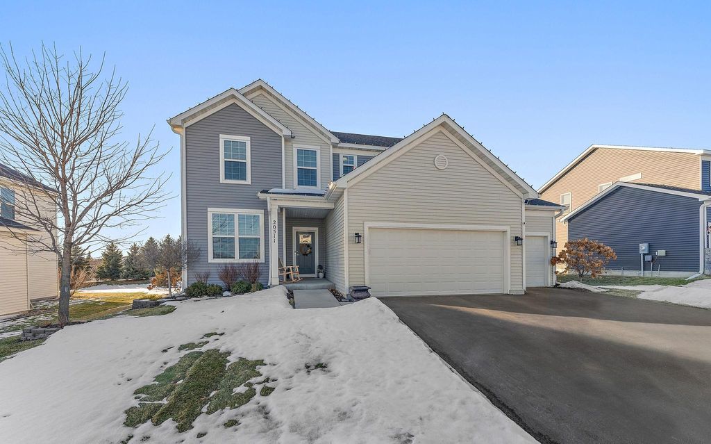 Photo of 20511 Gunnison Drive, Lakeville, MN 55044 (MLS # 7008043)
