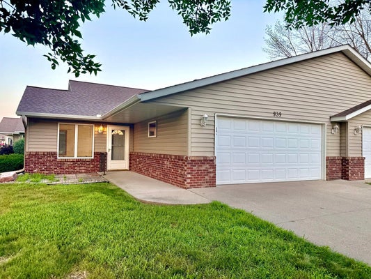939 MAYVIS BLVD, MANKATO, MN 56001 - Image d6a856491c11107e994a74170b81763e/301811062