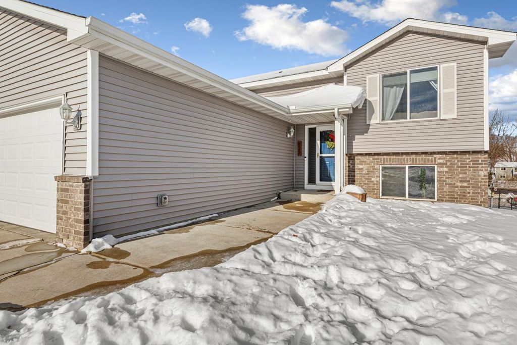 Photo of 822 Heritage Drive SW, Lonsdale, MN 55046 (MLS # 7001025)