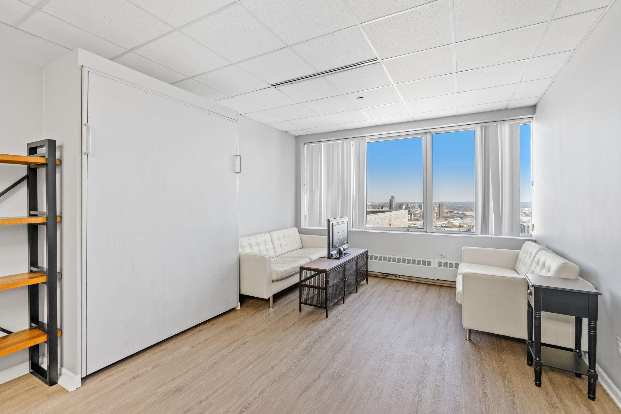 431 S 7th Street 2704