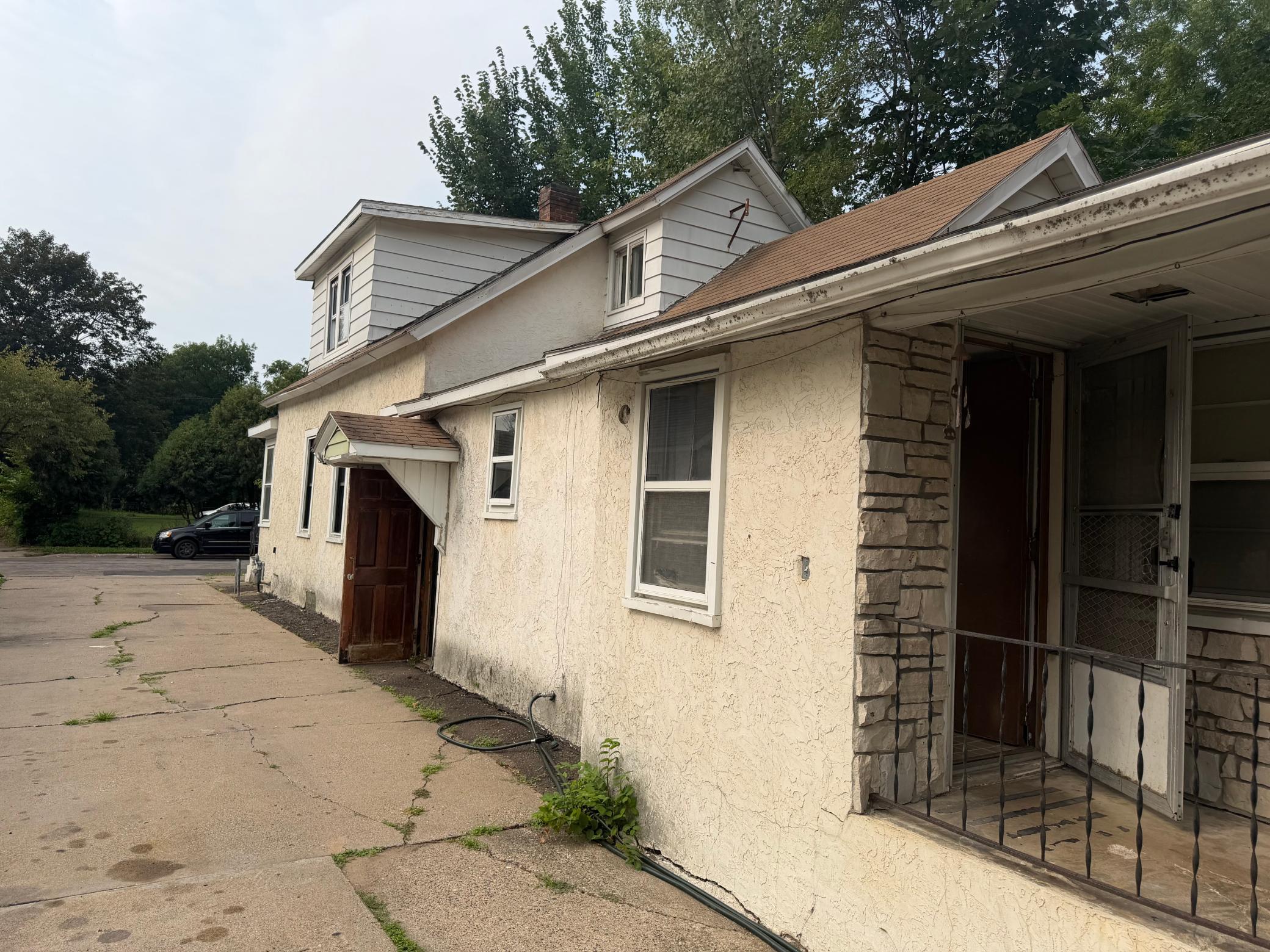 115 E Geranium