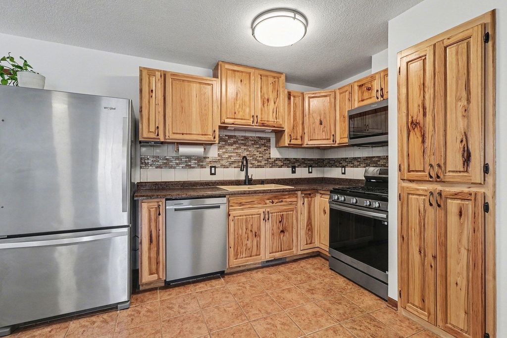 Photo of 1011 Tyler Avenue SE, Isanti, MN 55040 (MLS # 7005895)