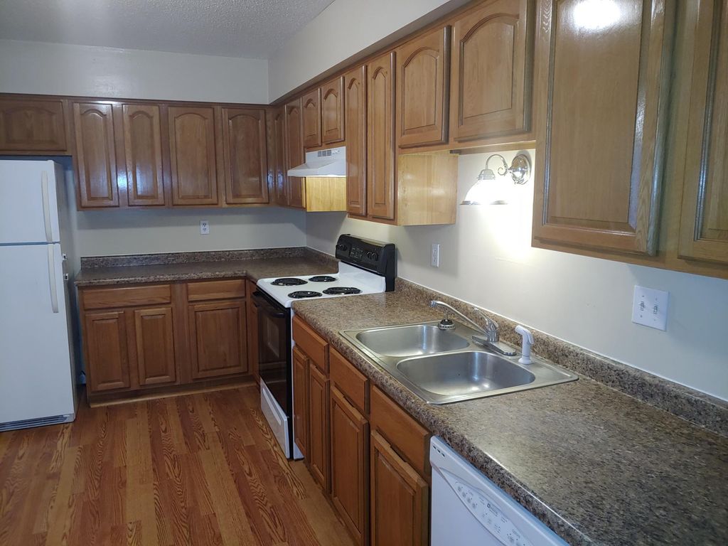 Photo of 896 Wescott Square, Eagan, MN 55123 (MLS # 7039962)