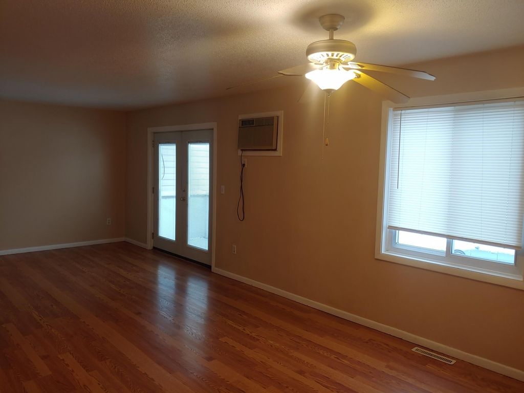 Photo of 896 Wescott Square, Eagan, MN 55123 (MLS # 7039962)