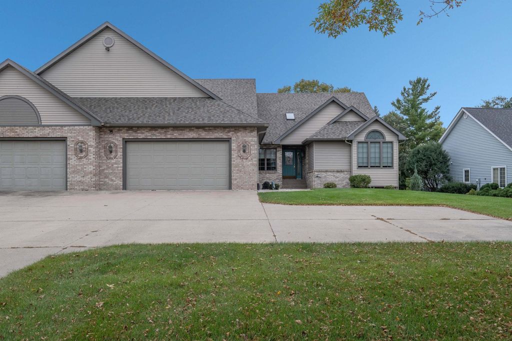 Photo of 109 Teton Court, Mankato, MN 56001 (MLS # 6813747)