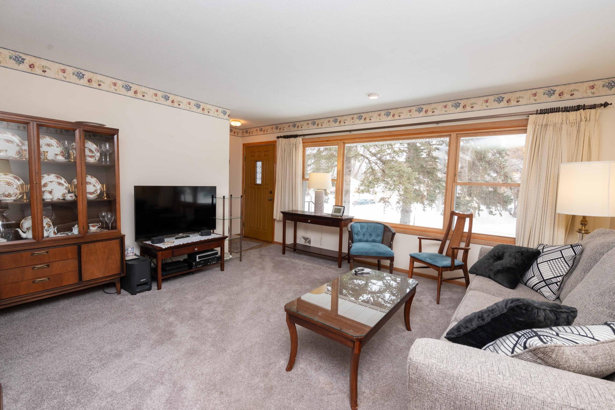 3393 Richmond Avenue