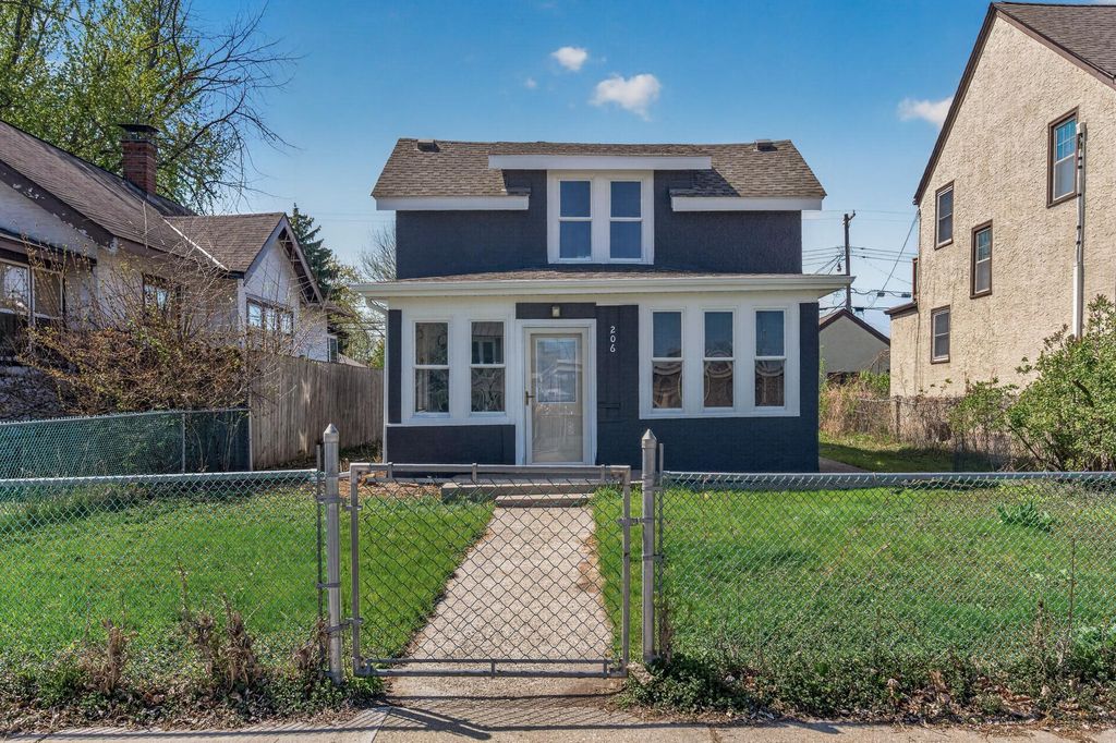 Photo of 206 6th Avenue S, South Saint Paul, MN 55075 (MLS # 7061840)