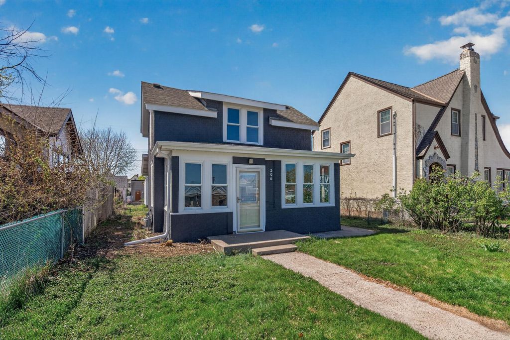 Photo of 206 6th Avenue S, South Saint Paul, MN 55075 (MLS # 7061840)