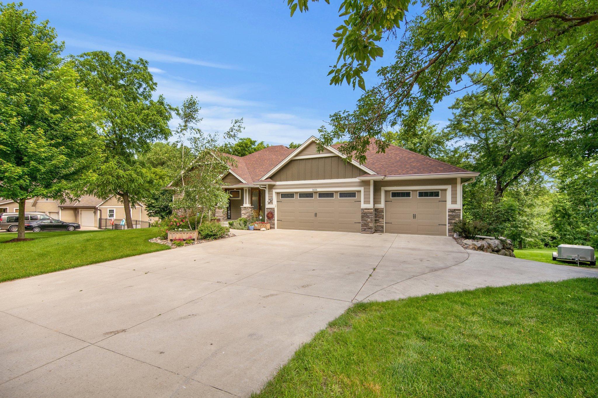 1606 W 156th Street
