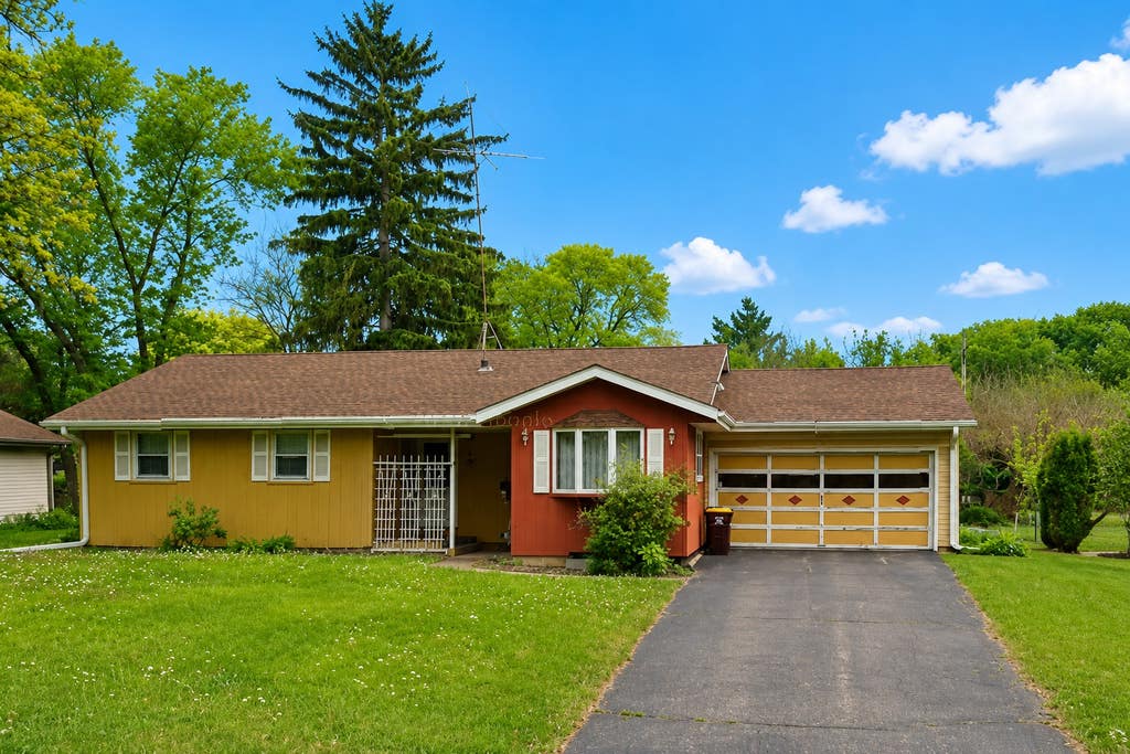 Photo of 2147 Aztec Lane, Mendota Heights, MN 55120 (MLS # 7127840)