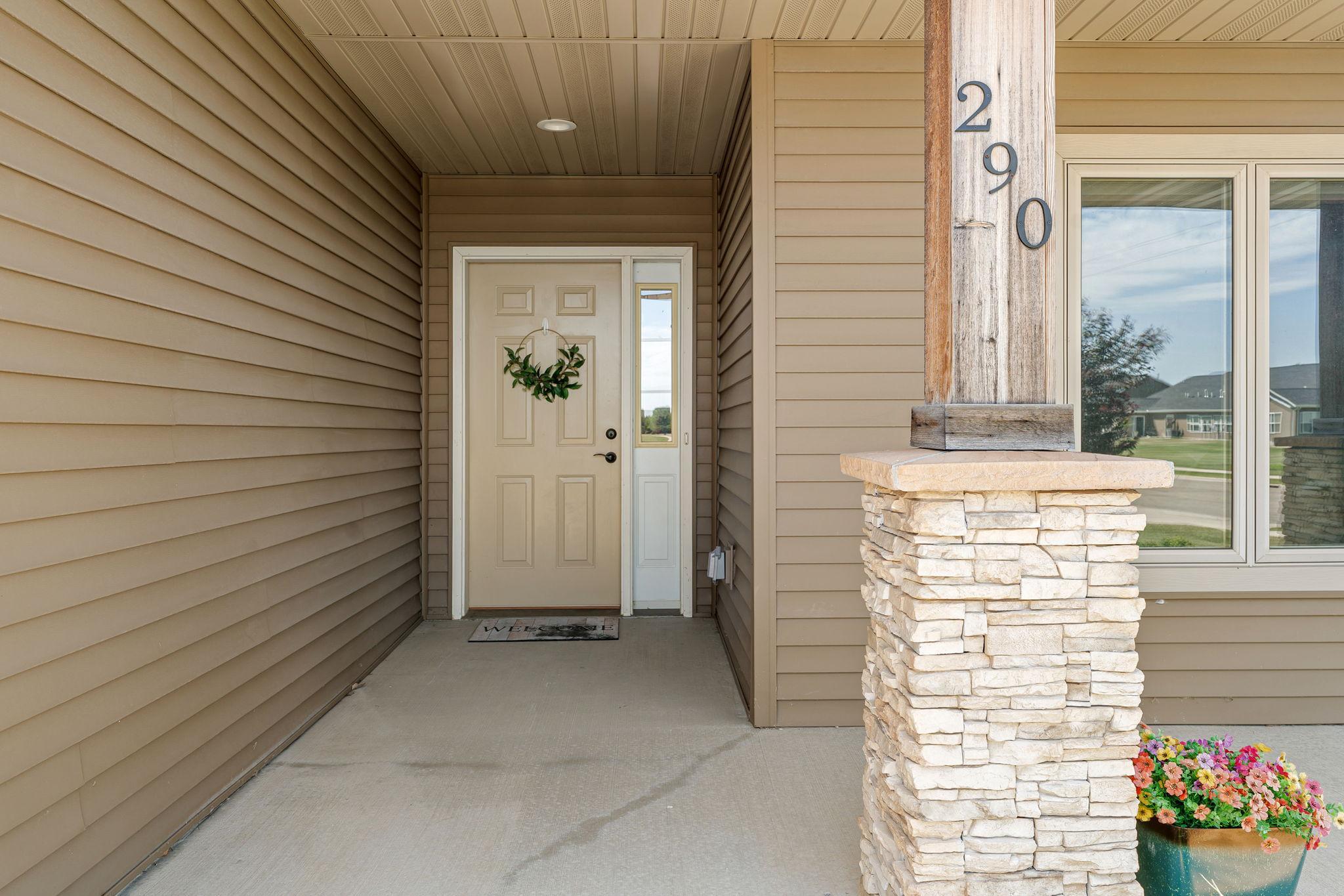 290 Acorn Place NE