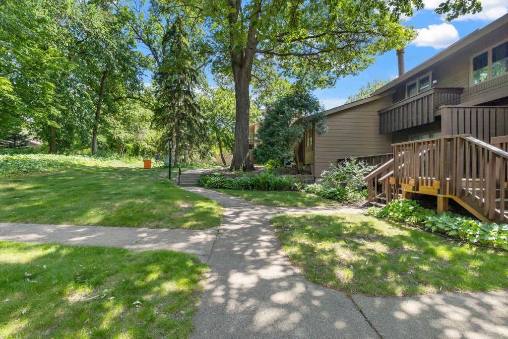 Photo of 91 Birnamwood Drive, Burnsville, MN 55337 (MLS # 7089643)