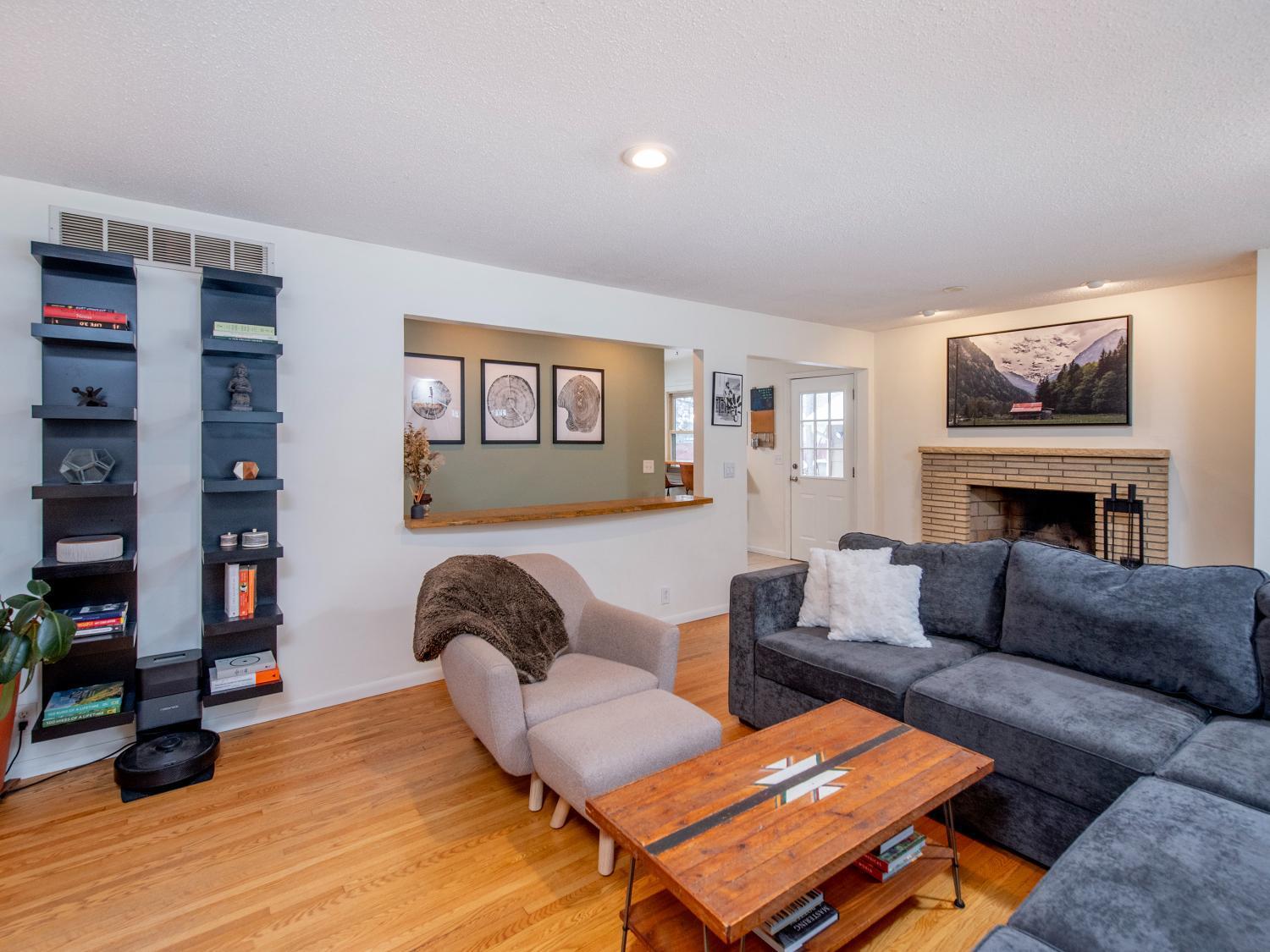 10341 Clinton Avenue S