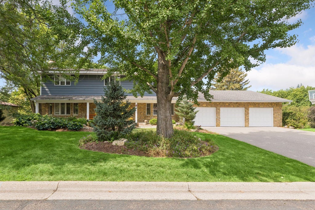 Photo of 1355 Medora Road, Mendota Heights, MN 55118 (MLS # 7127379)