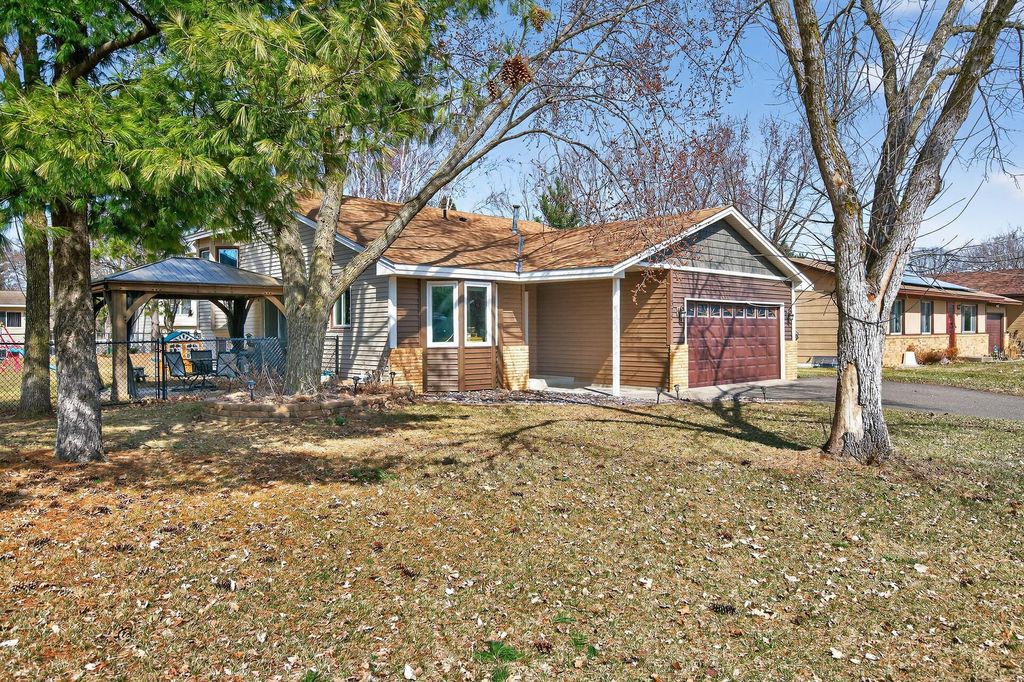 Photo of 1325 Roosevelt Street, Anoka, MN 55303 (MLS # 7020149)