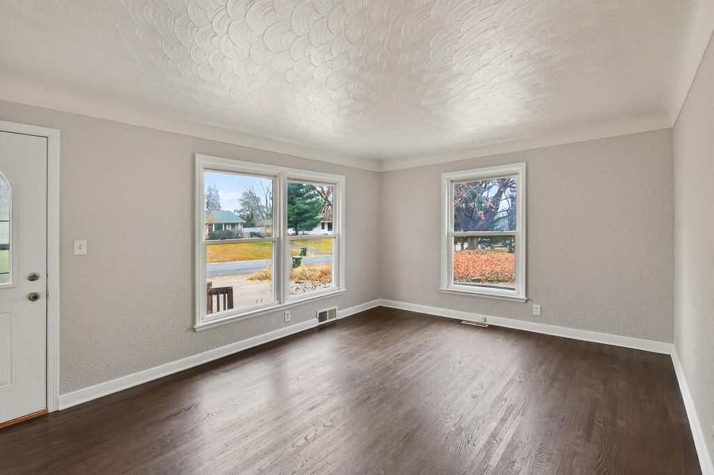 Photo of 2057 Giesmann Street, Roseville, MN 55113 (MLS # 6819020)