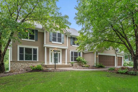 2474 Shadow Creek Trail Woodbury MN 55125