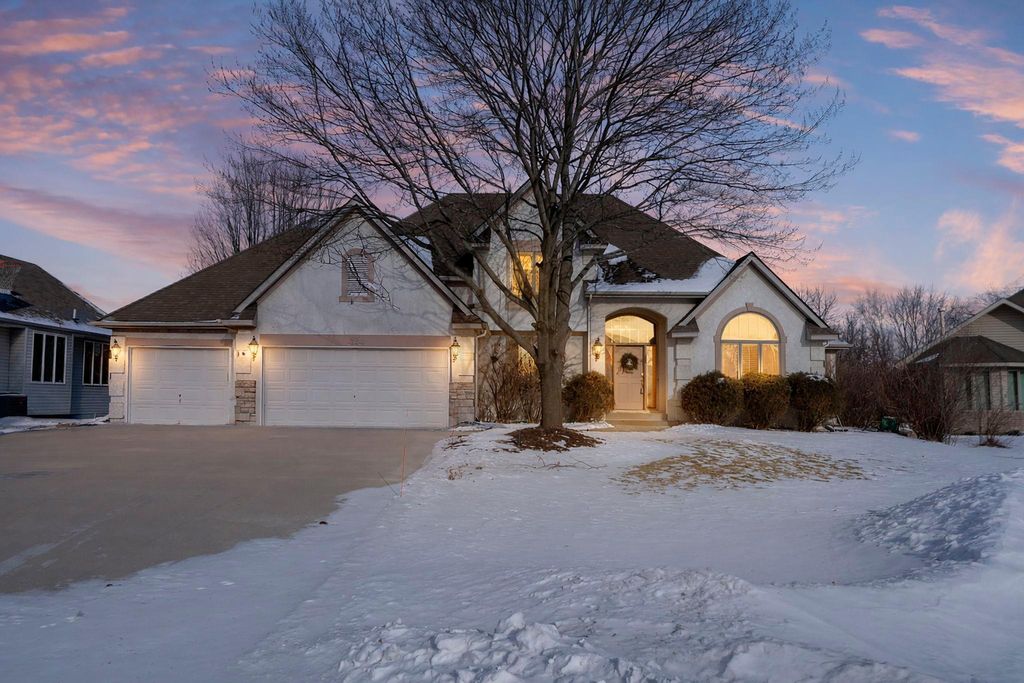 Photo of 2530 Wexford Court, New Brighton, MN 55112 (MLS # 7005862)