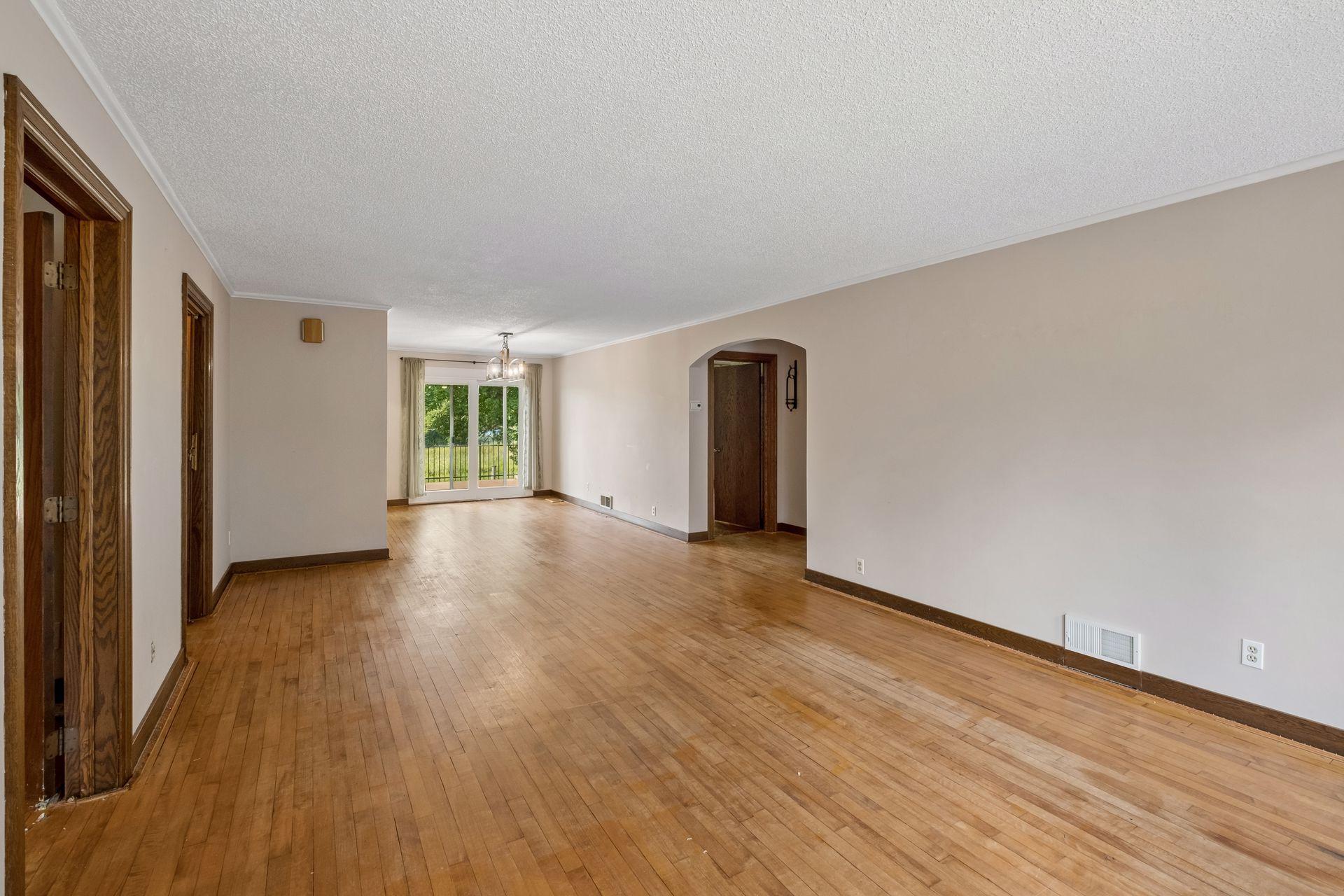16599 Kenwood Trail