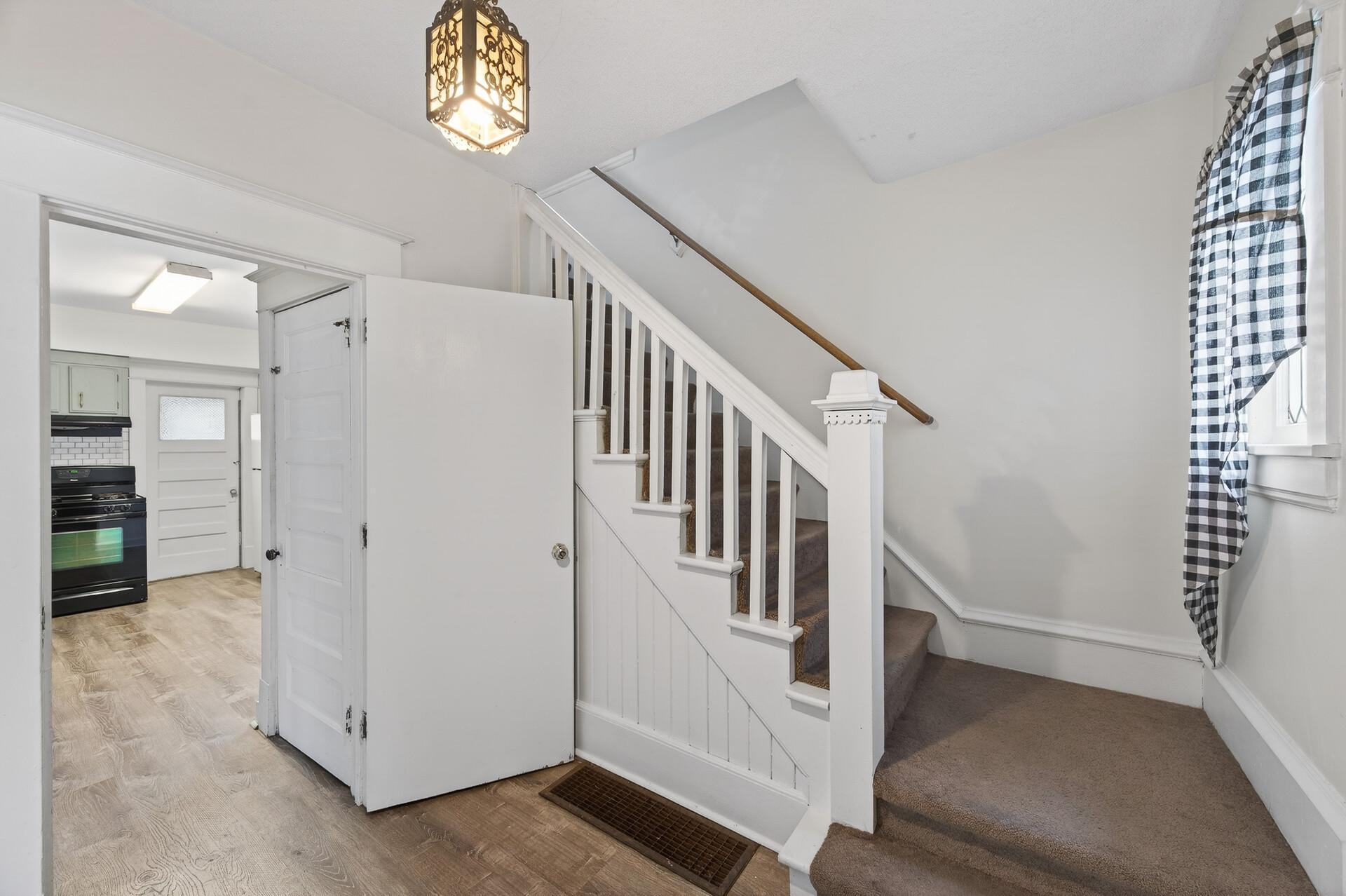 1045 Magnolia Avenue E