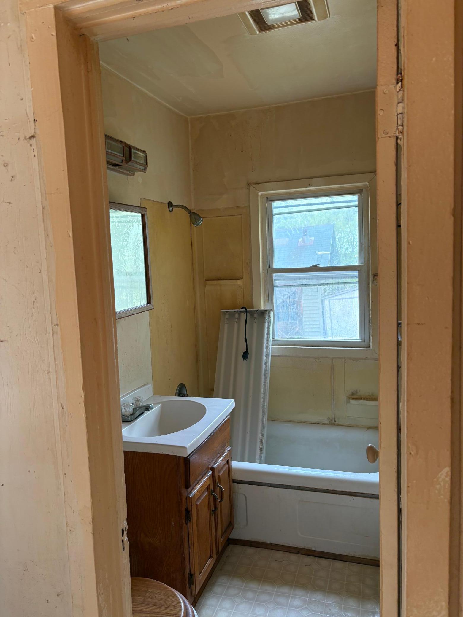 10 Hillside Avenue NW