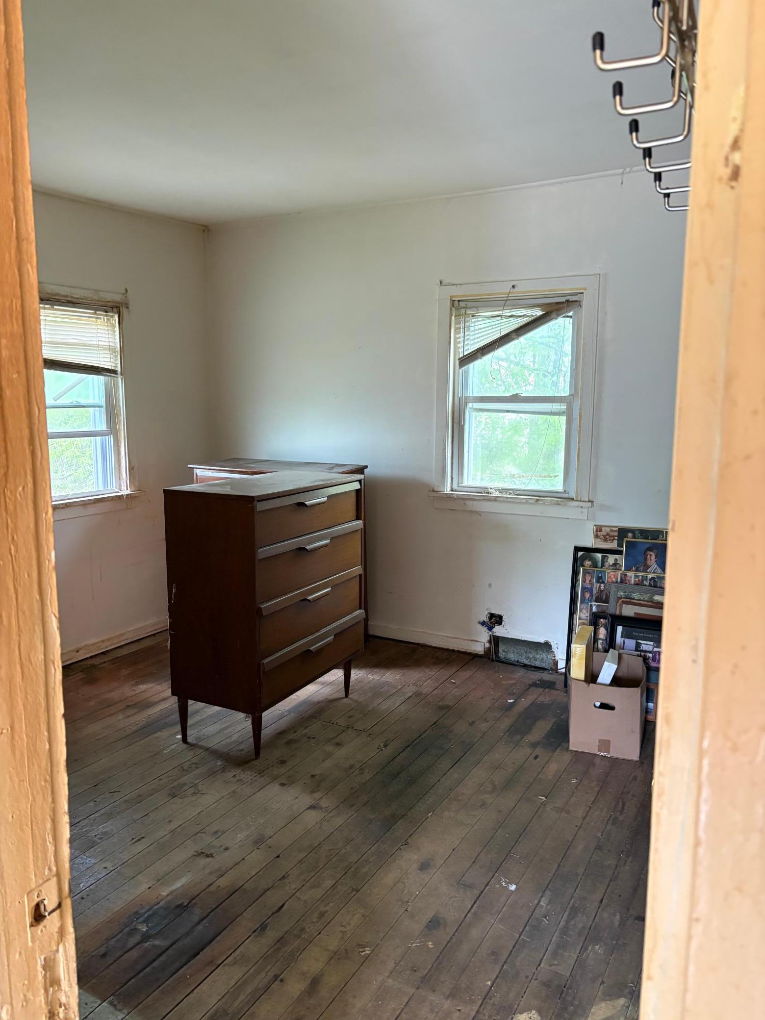 10 Hillside Avenue NW