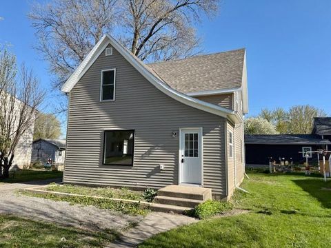 Photo of 515 E Spring Street, Redwood Falls, MN 56283 (MLS # 7009749)