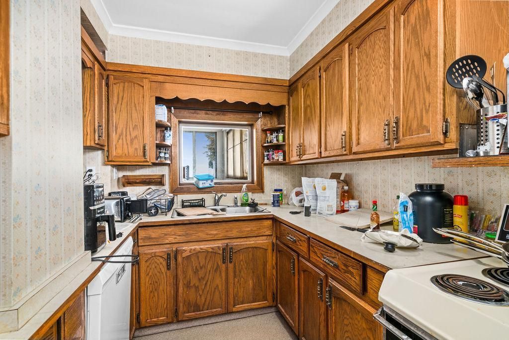 Photo of 1027 E 9th Street, Duluth, MN 55805 (MLS # 7041886)