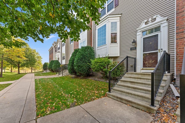 403 VILLAGE PKWY, CIRCLE PINES, MN 55014 - Image d79d8a751950e7e67a9439d45d5baa0d/2618559736