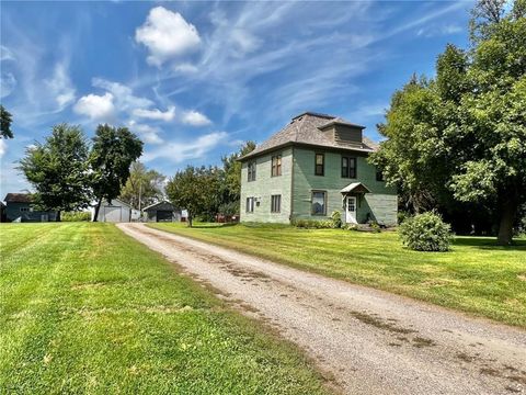 Photo of 83025 160th Street, Hawk Creek Twp, MN 56285 (MLS # 6794006)