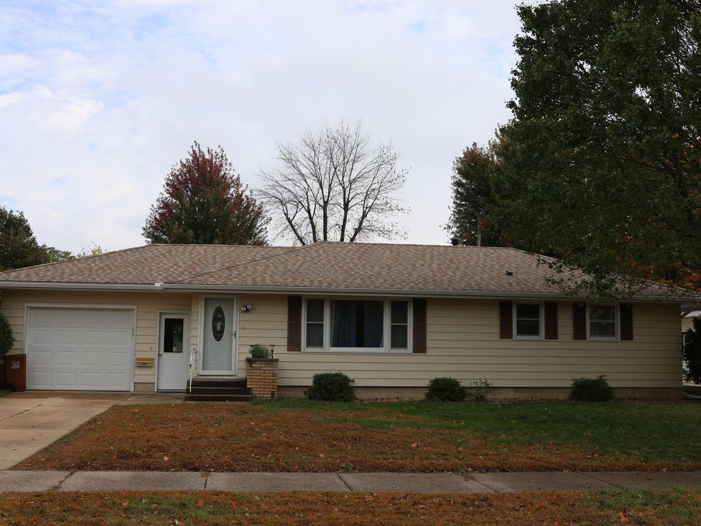 Photo of 905 16th Street SW, Austin, MN 55912 (MLS # 6825874)