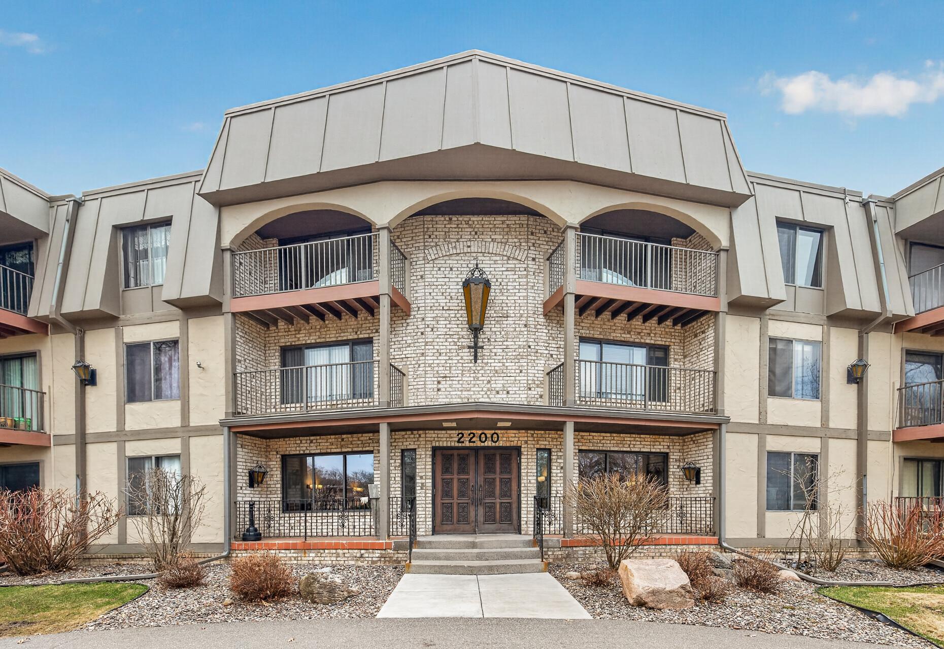 2200 Nevada Avenue S 114