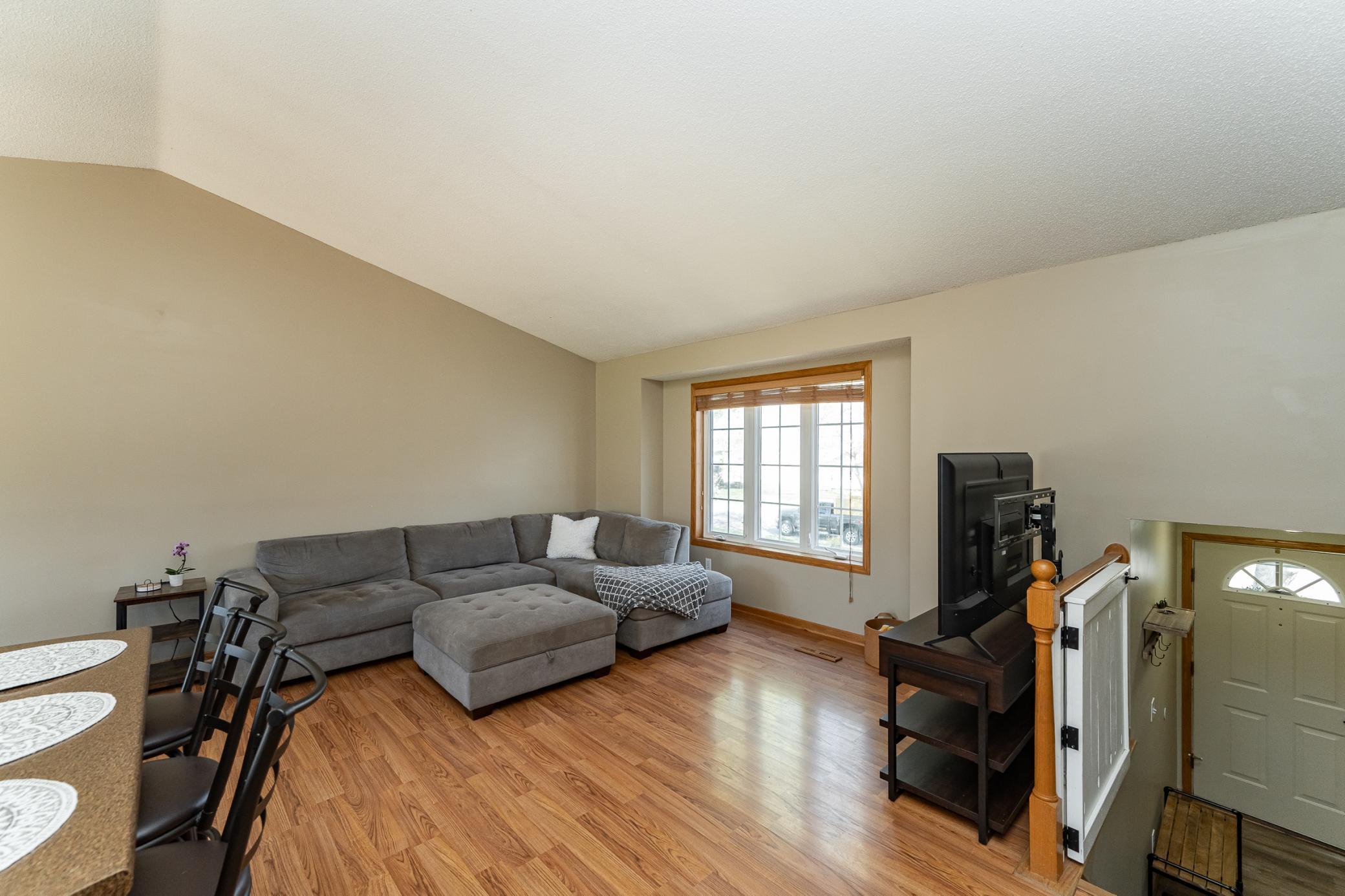 806 8th Street NW