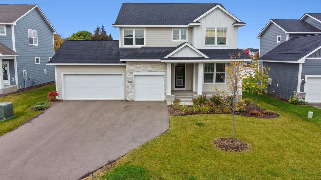 Photo of 10274 Arrowwood Path, Woodbury, MN 55129 (MLS # 7001022)