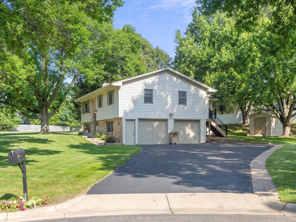 13103 Parkwood Drive
