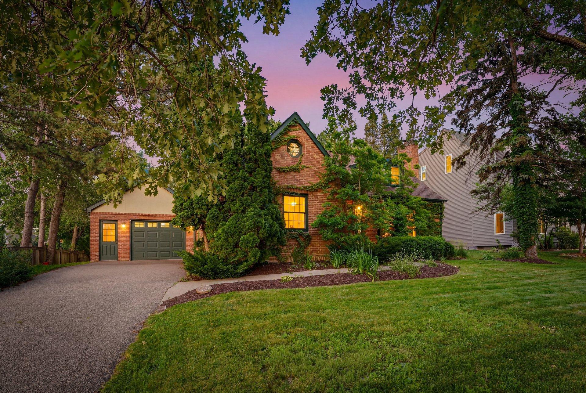 115 Blake Road S