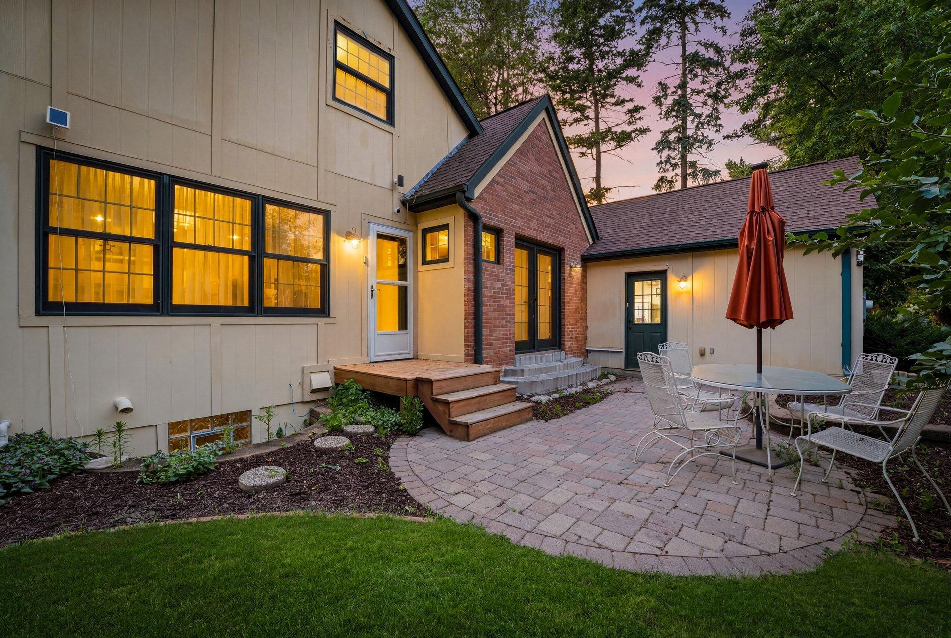 115 Blake Road S