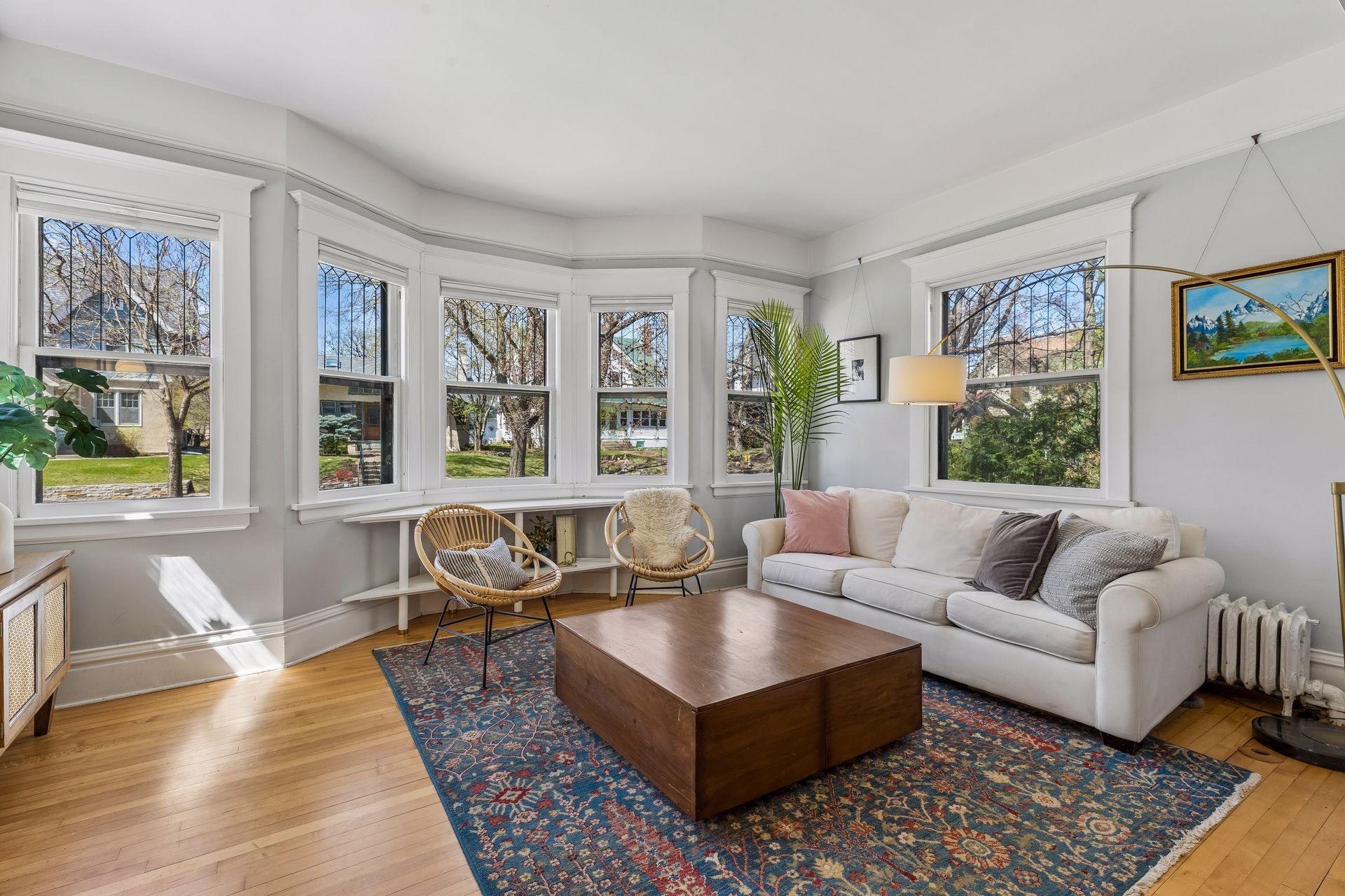 2829 Irving Avenue S