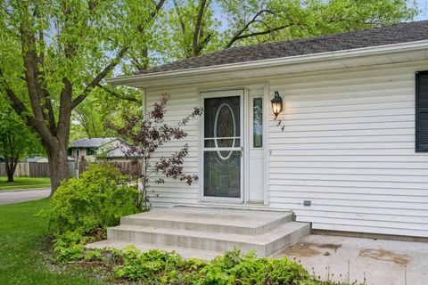 Photo of 734 Merrill Street SW, Hutchinson, MN 55350 (MLS # 7066041)