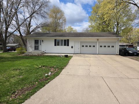 Photo of 734 Merrill Street SW, Hutchinson, MN 55350 (MLS # 7066041)