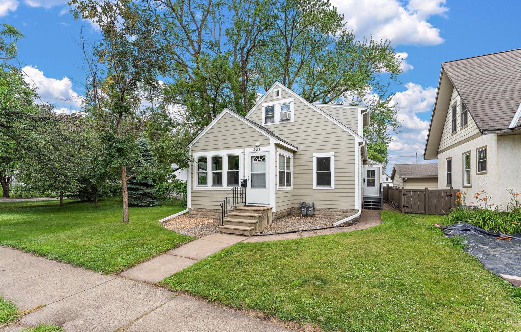 Photo of 551 Pascal Street N, Saint Paul, MN 55104 (MLS # 7036409)