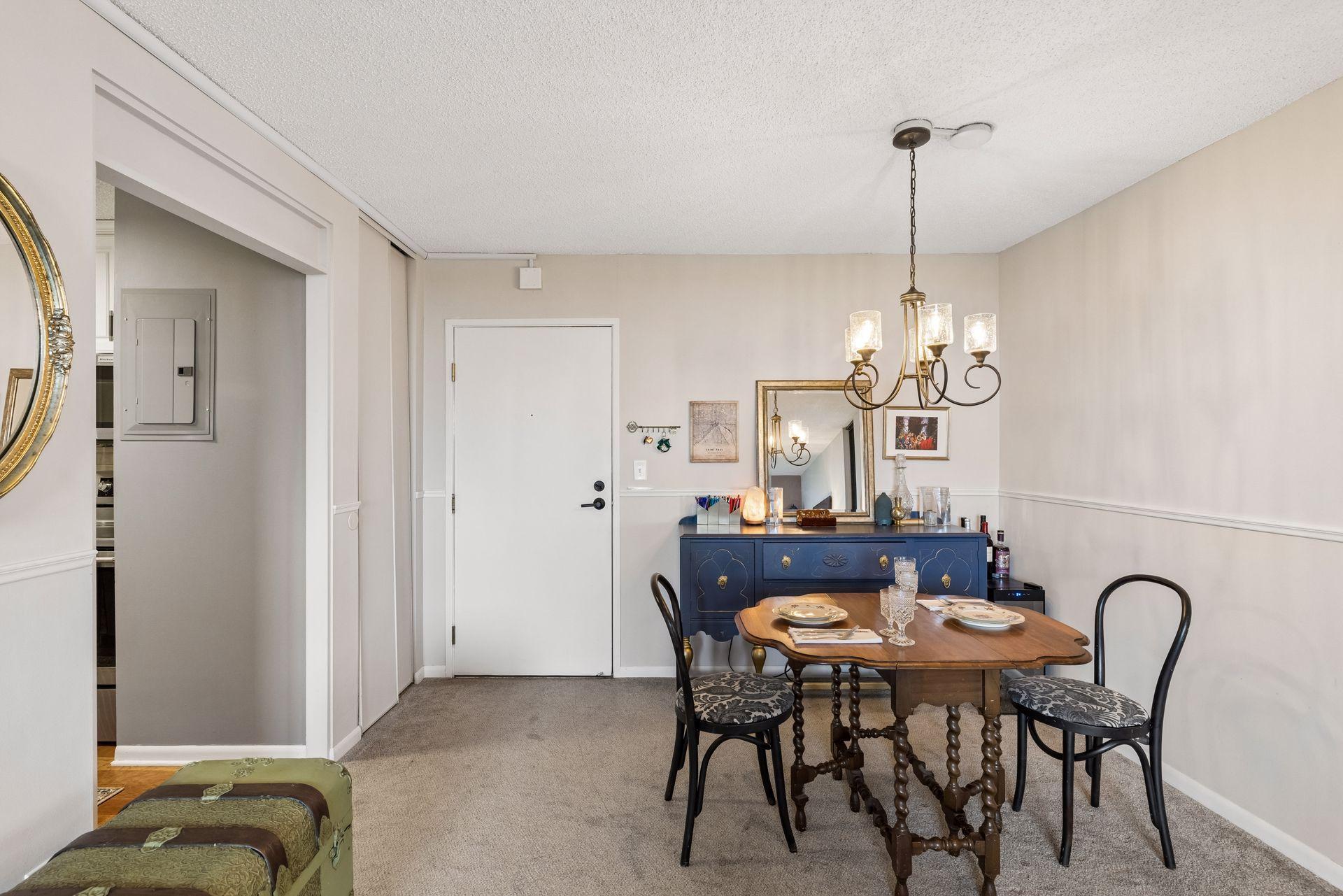 1181 Edgcumbe Road 1515