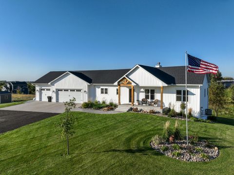 Photo of W11540 504th Avenue, Oak Grove Twp, WI 54021 (MLS # 6795248)