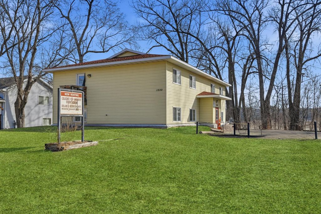 Photo of 1330 5th Avenue S, Saint Cloud, MN 56301 (MLS # 7036130)